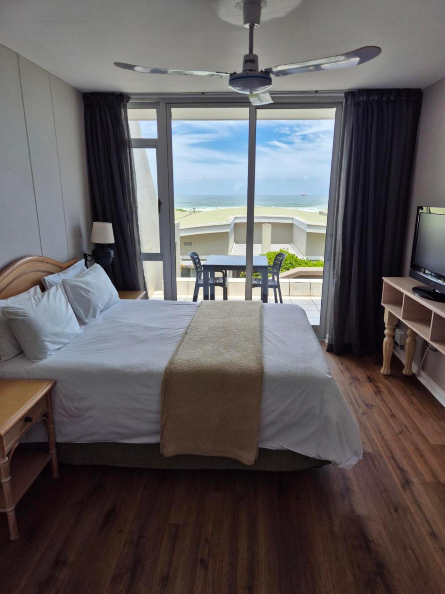 Dolphin Beach Hotel Self Catering Apartments Bloubergstrand Exterior photo
